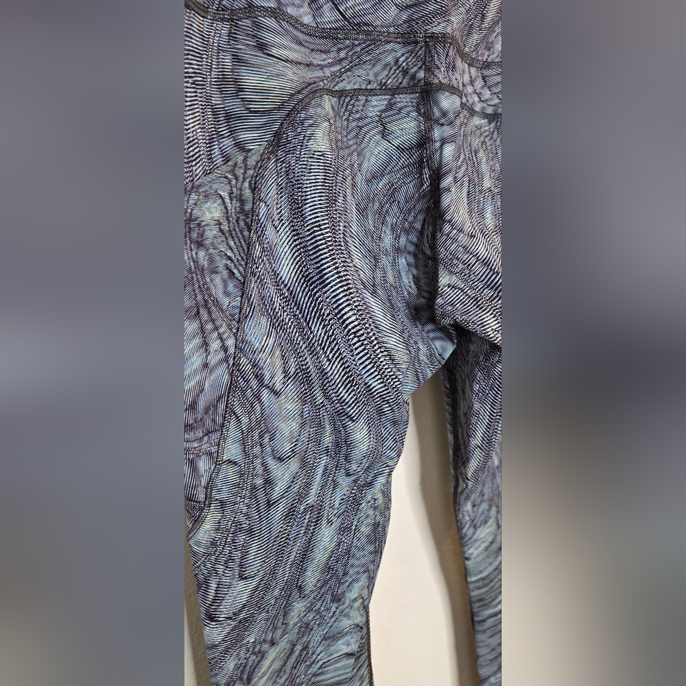 Lululemon Fast & Free High-Rise Leggings Dimensional Icing Blue Multi Pattern- 8 - Picture 14 of 16